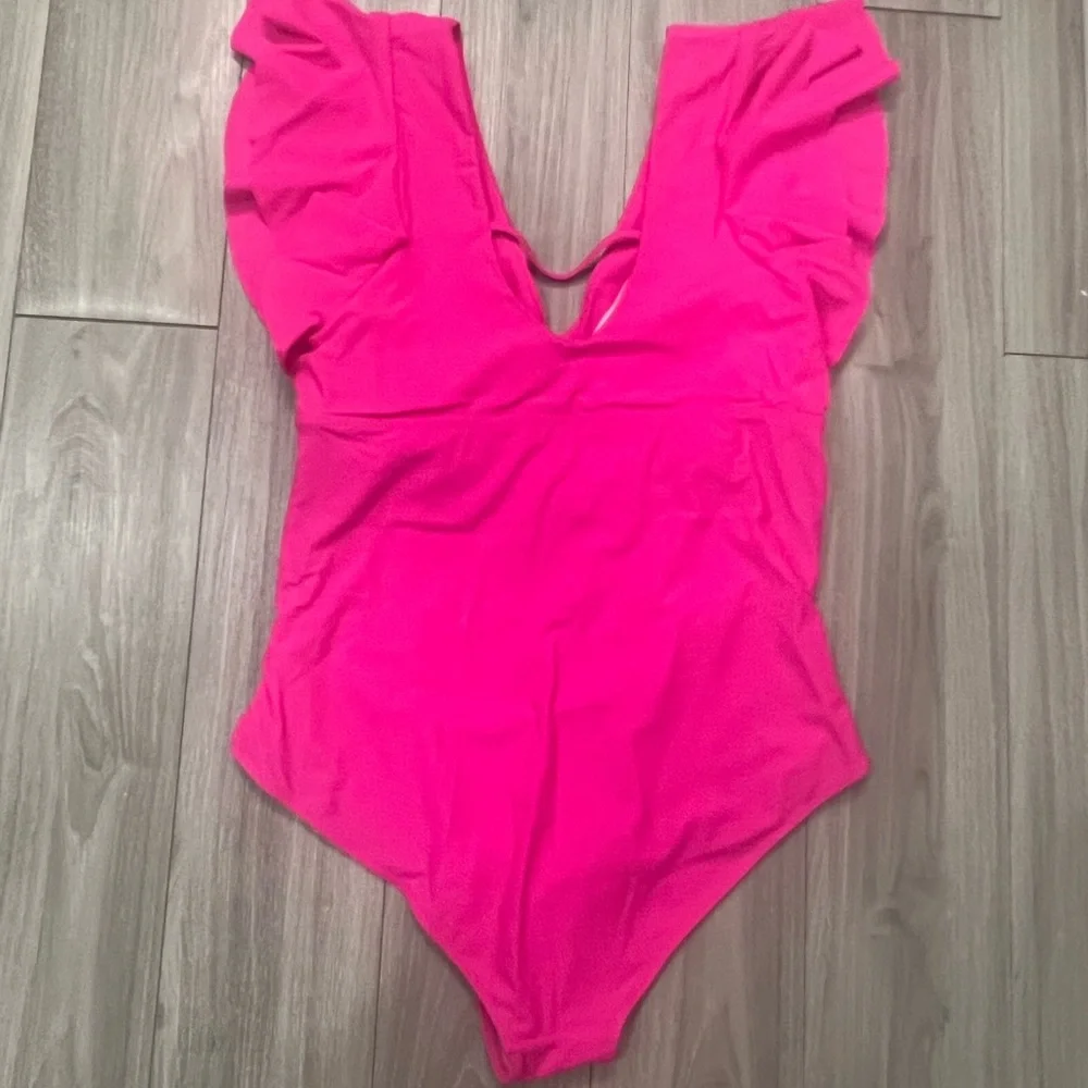 HP! 🥳 Yonique - Hot Pink Ruffled One-Piece Swimsuit - Picture 3 of 5